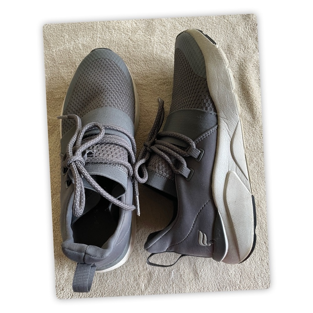 Fabletics Zuma Studio Sneakers, Size: 8 (USA)‎